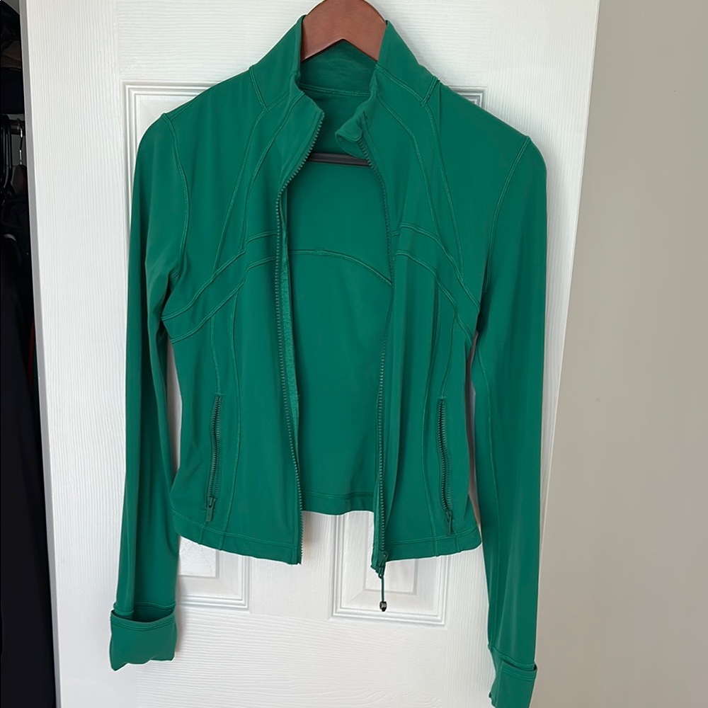 Women’s LuluLemon Green Bomber Jacket - Sleek Zip Front